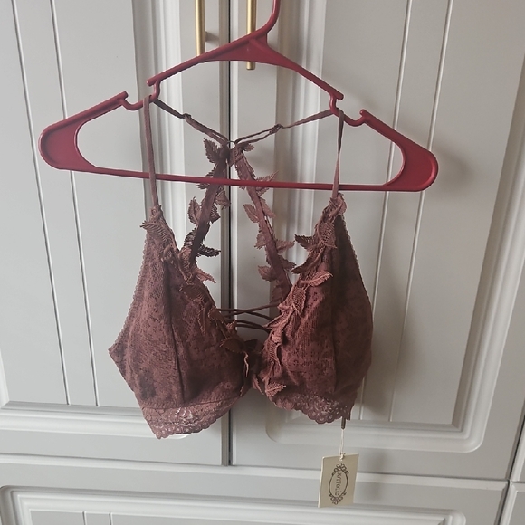 Elegant Lace Bralette in Brown - Picture 9 of 12